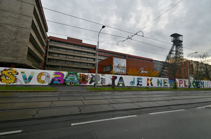 Celý nápis v celé své kráse, Zdroj: www.ostrava30.cz