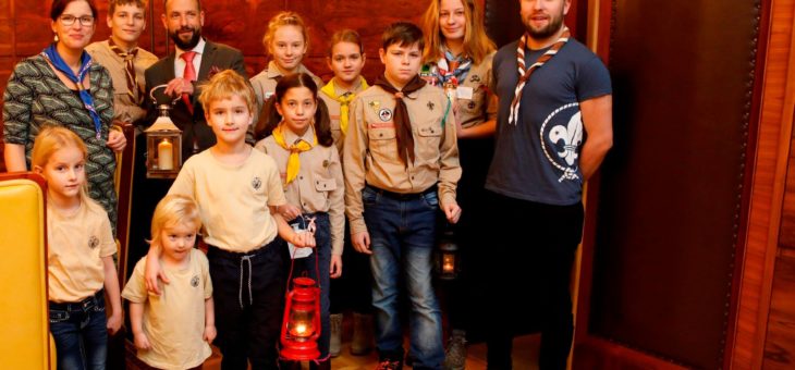 Skauti a skautky rozsvítí i letos Ostravu vánočním plamínkem z Betléma